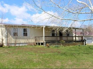 584 Lakeside Rd, Byrdstown, TN 38549
