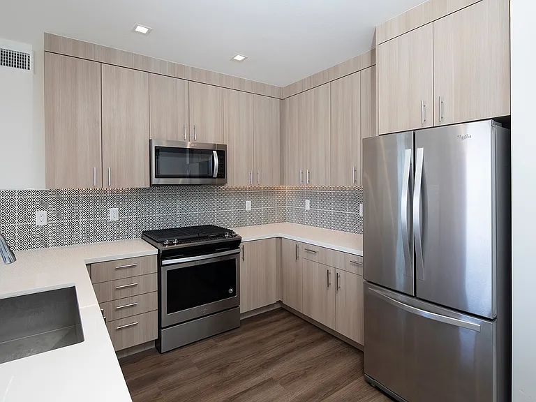 Mission West Lofts — Photo 5