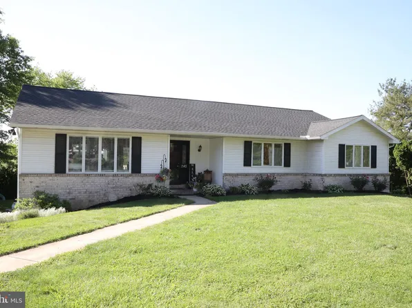 245 Moyer Ridge Dr, Manheim, PA 17545