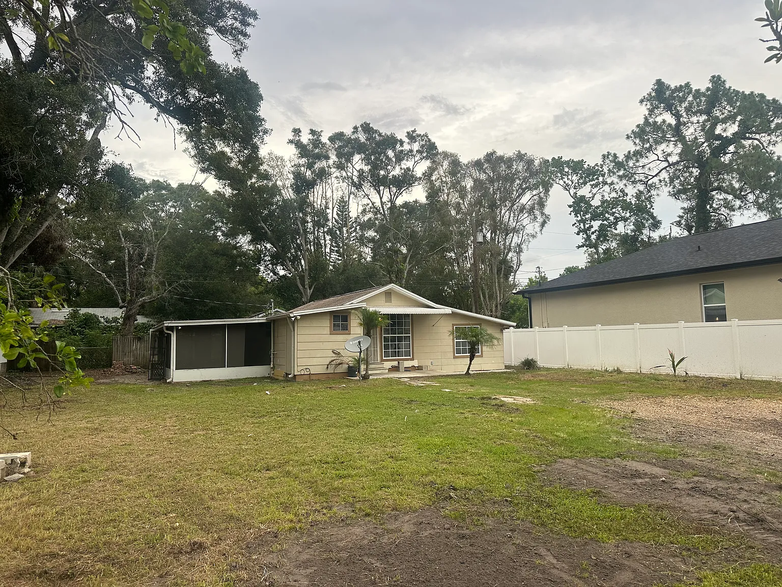 3 bed, 1342 sqft, $2,550 — Photo 3