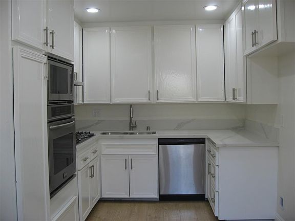 5th image of 5121 Ledge Ave