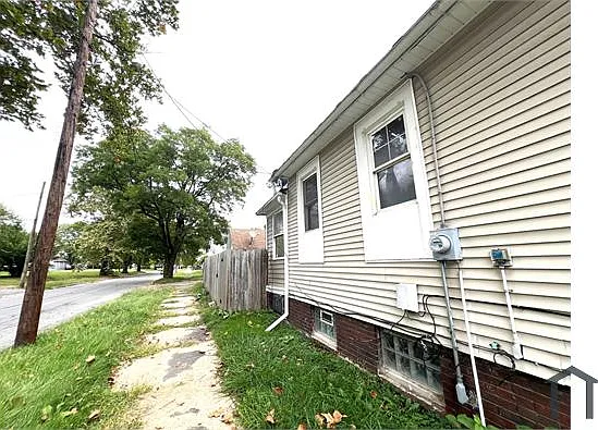 2020 Walnut St — Photo 12