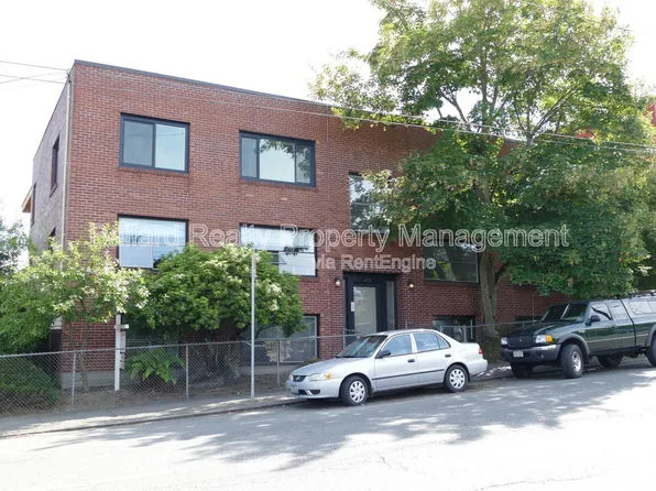 171 Boston St APT A, Seattle, WA 98109