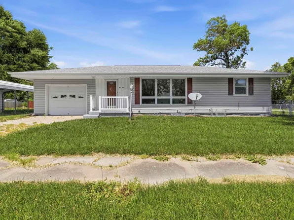 2 E 5th St, Woodbine, KS 67492