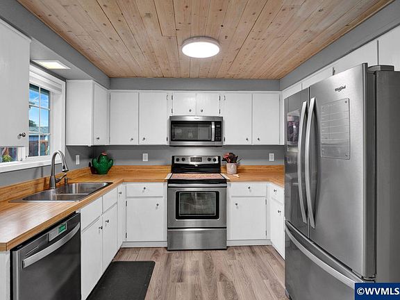 3rd image of 720 W Airway Rd