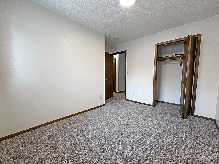 Condo Style 2 bedroom Apartment in SE Minot — Photo 9