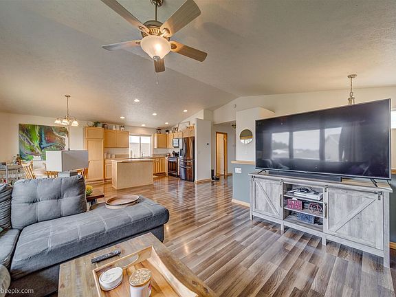 5th image of 10216 W 10th Ave