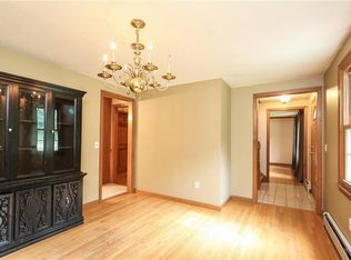 2 Gonch Farm Rd, Ledyard, CT 06339