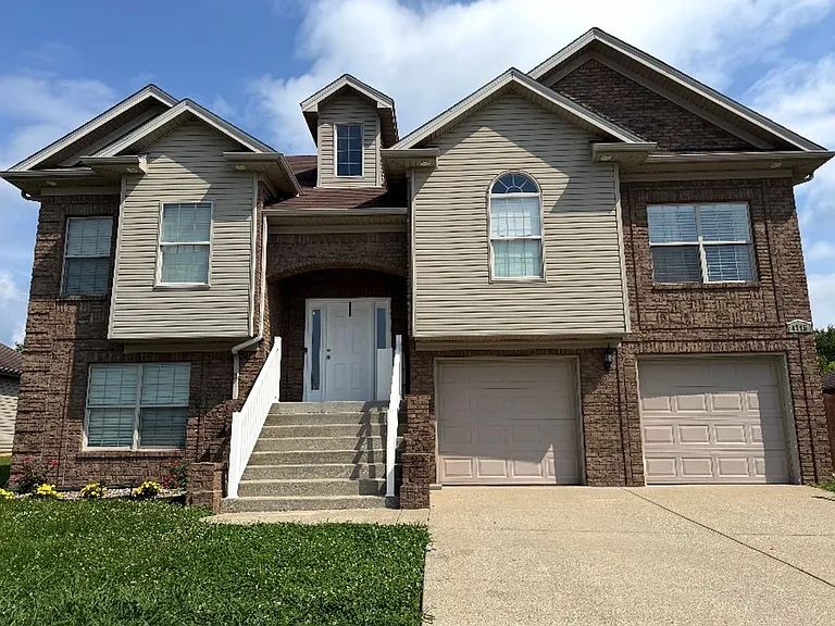 1715 W Crocus Dr — Photo 2