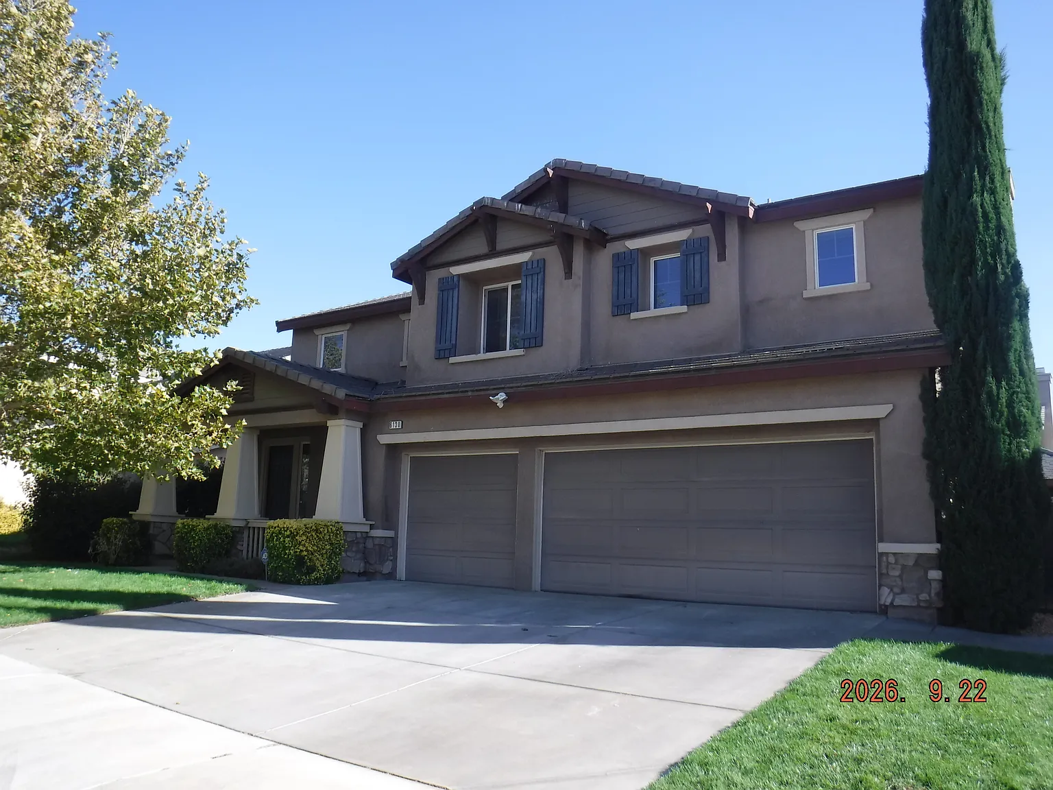 4 bed, 2734 sqft, $3,950 — Photo 1