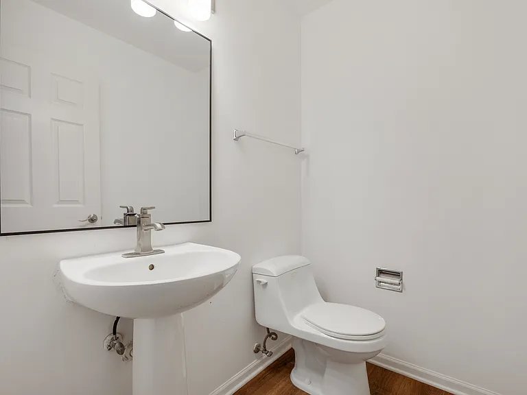 54 Egg Harbour Ct — Photo 19