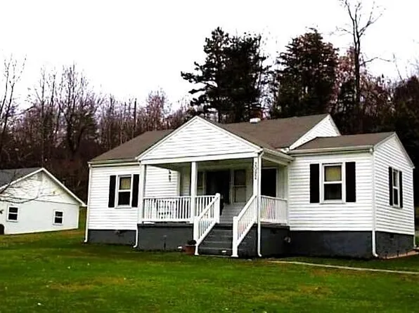2092 Wert Faulkner Hwy, Glasgow, VA 24555