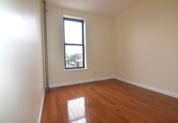 4th image of 465 46th St APT 19