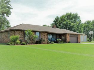 2410 Mockingbird Dr, Tuttle, OK 73089