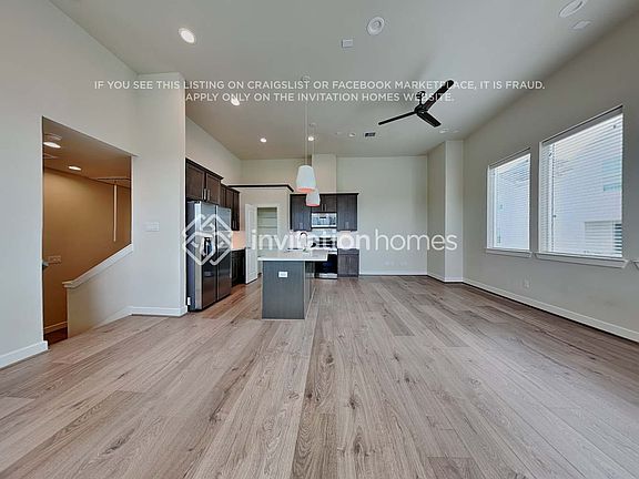 4th image of 716 Wilshire Brook Ln