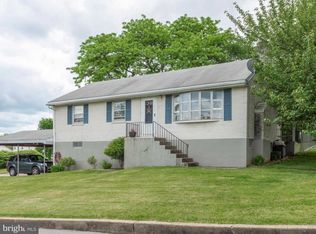 400 Lobelia Ave, Reading, PA 19605