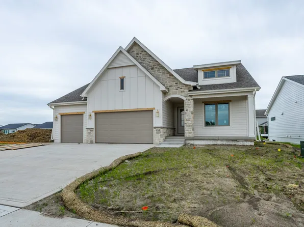 130 NW Crabtree Ln, Waukee, IA 50263
