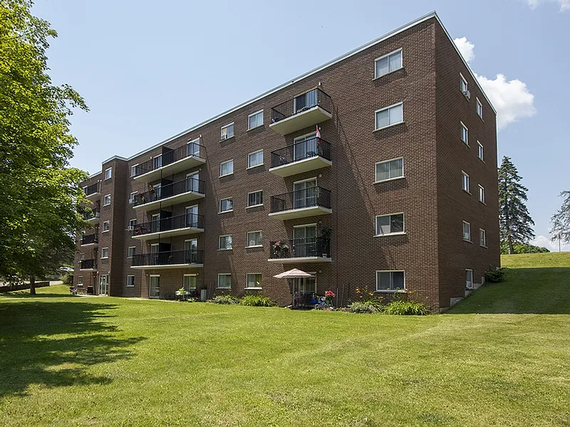 5 Glenn Wood Place — Photo 1