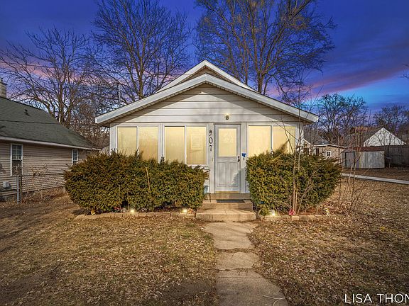 2nd image of 907 Merritt St SE