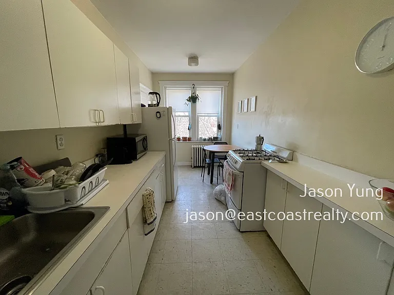 42 Linden St #15 — Photo 10
