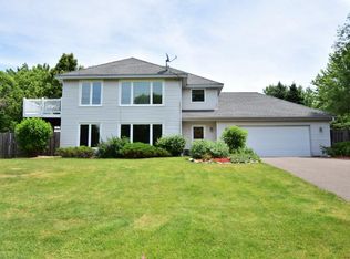 6651 Duck Lake Rd, Eden Prairie, MN 55346