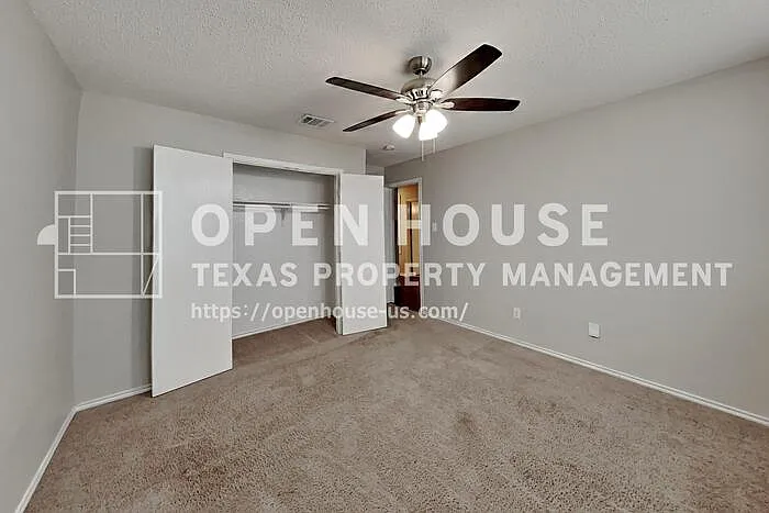 733 Tuscany Trl — Photo 15
