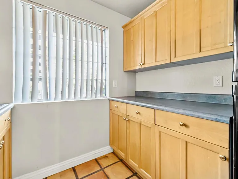 4775 Seminole Dr #105 — Photo 27