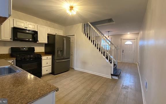 5th image of 2411 E Letterly St