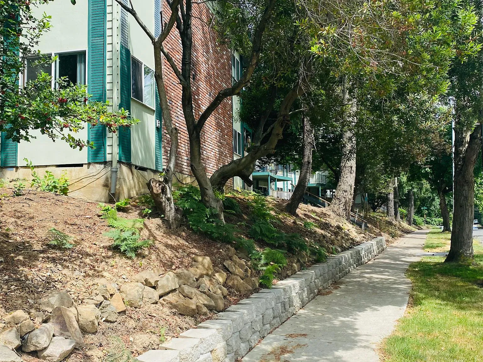 2 bed, 1125 sqft, $1,600 — Photo 2