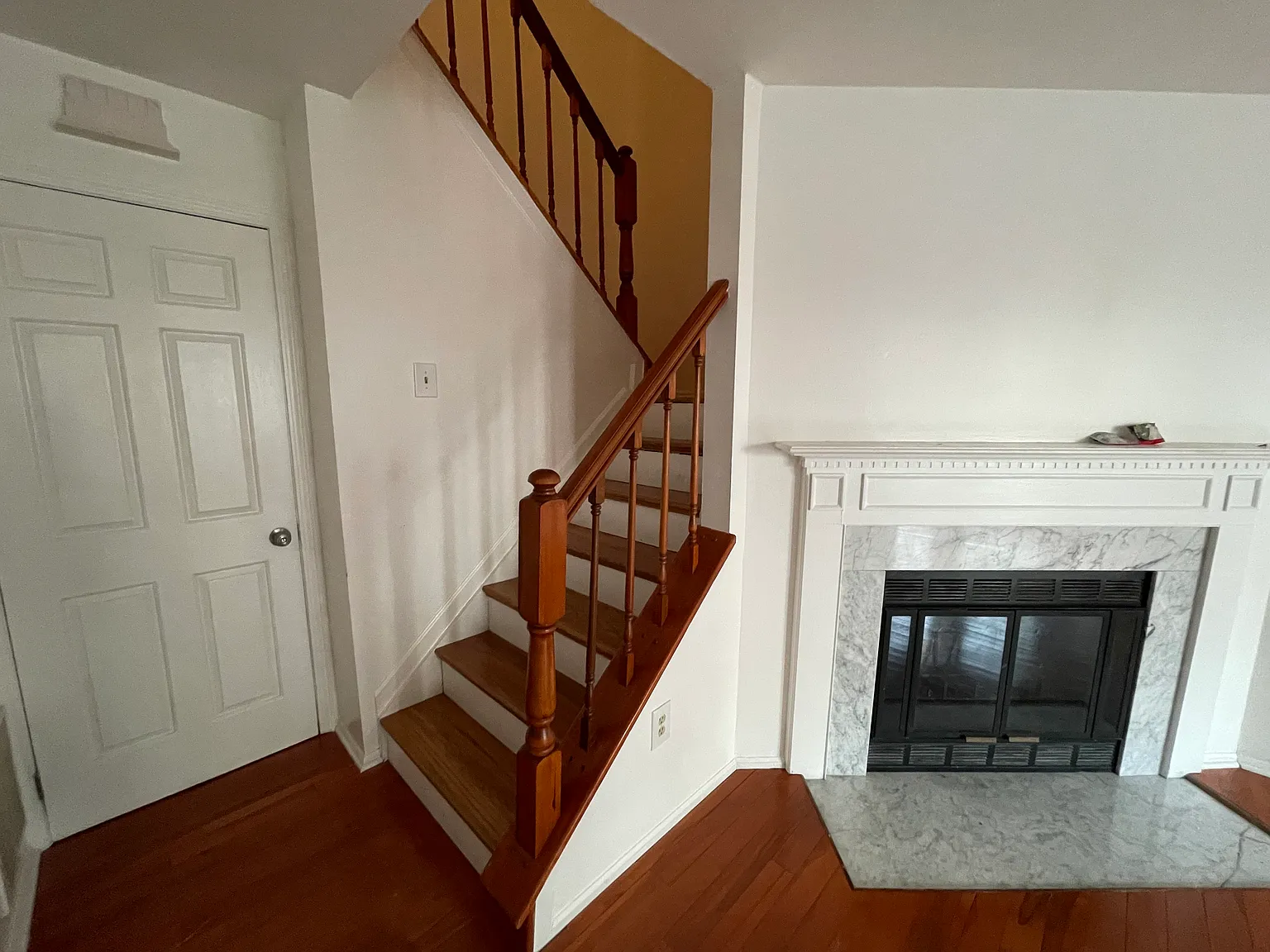 2 bed, 2.5 bath, 1050 sqft, $2,750 — Photo 2