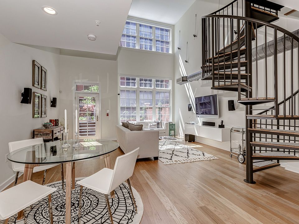 1st image of 1700 Clarendon Blvd #122