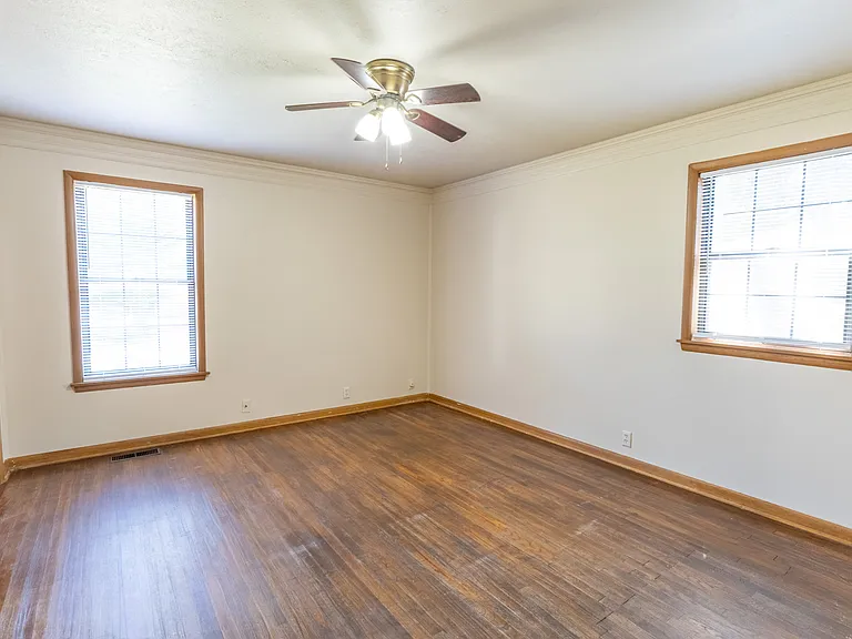 721 W Lakeshore Dr — Photo 21