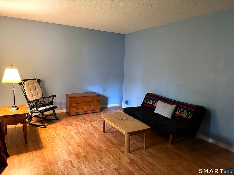 1st image of 264 Scott Road #4