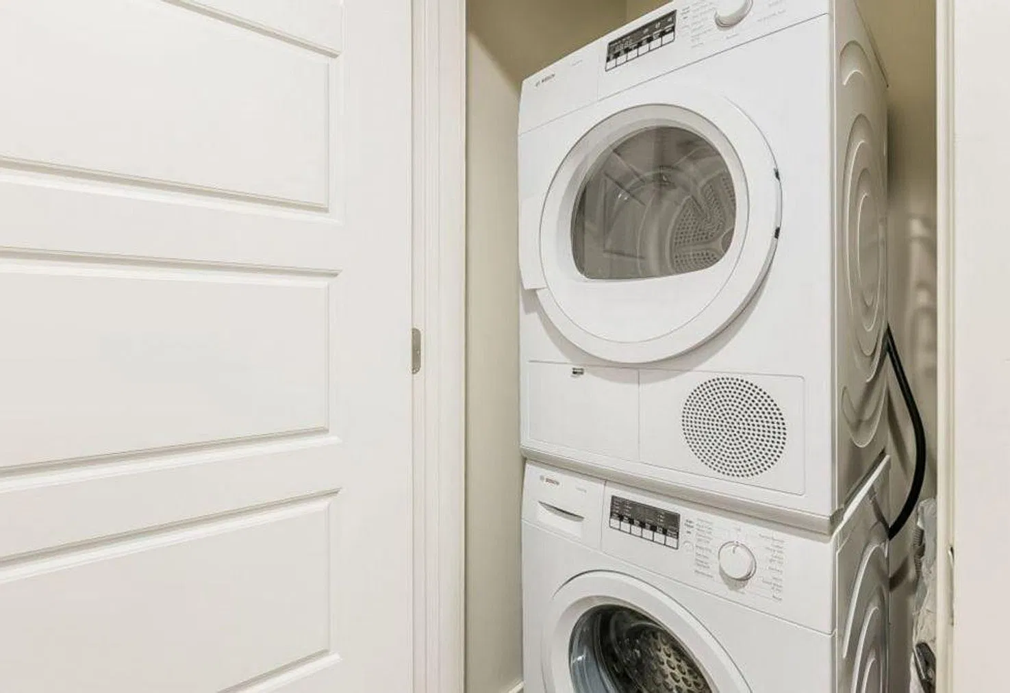 1 bed, 1.0 bath, 645 sqft, $4,416 — Photo 4