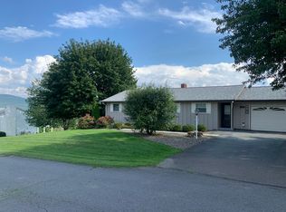 102 Fieldcrest Dr, Tunkhannock, PA 18657