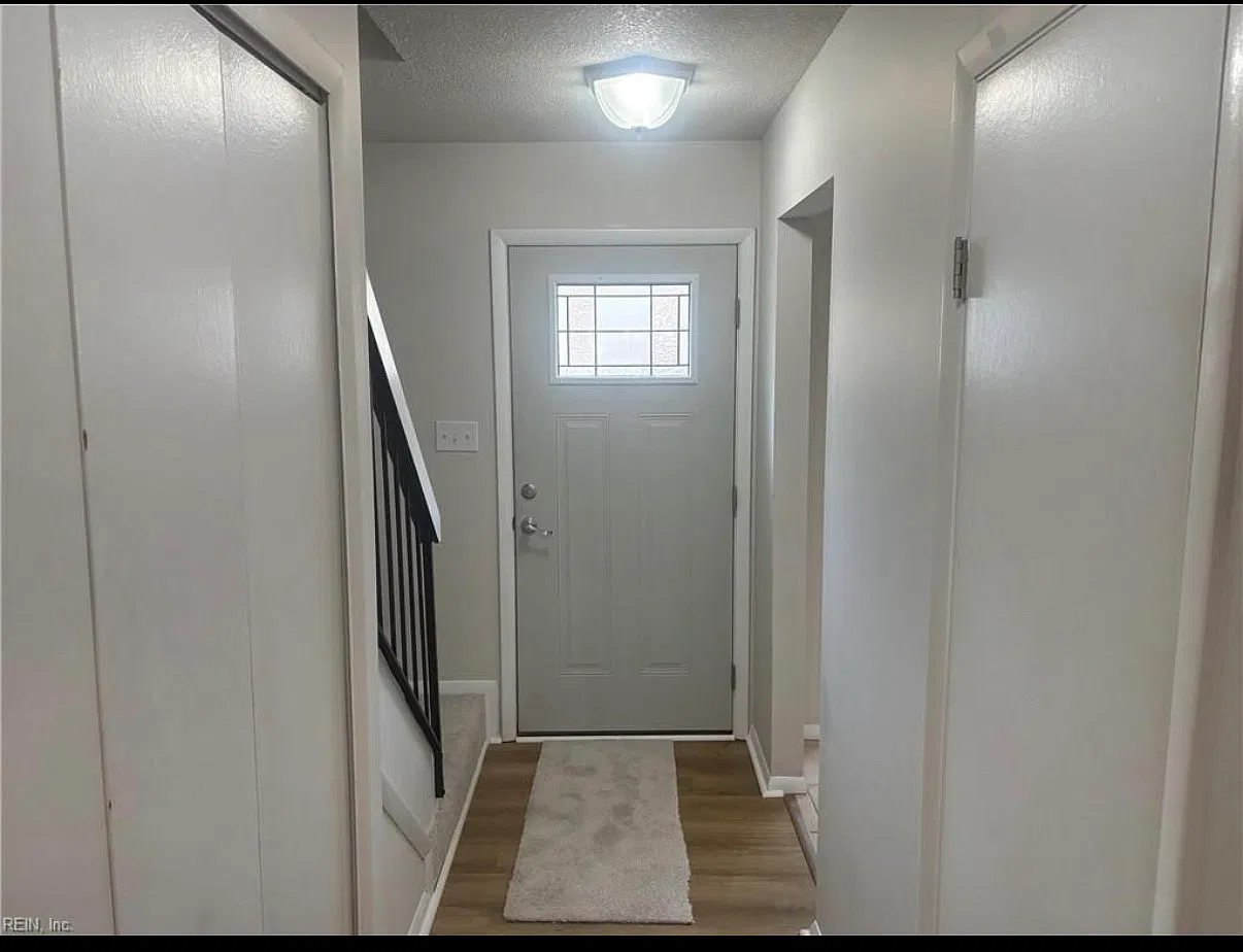 2 bed, 1178 sqft, $1,850 — Photo 2