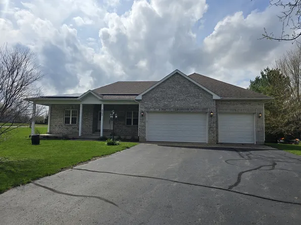 3703 Schuette Dr, Wonder Lake, IL 60097