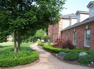 1140 Knob Creek Dr, Rochester, MI 48306