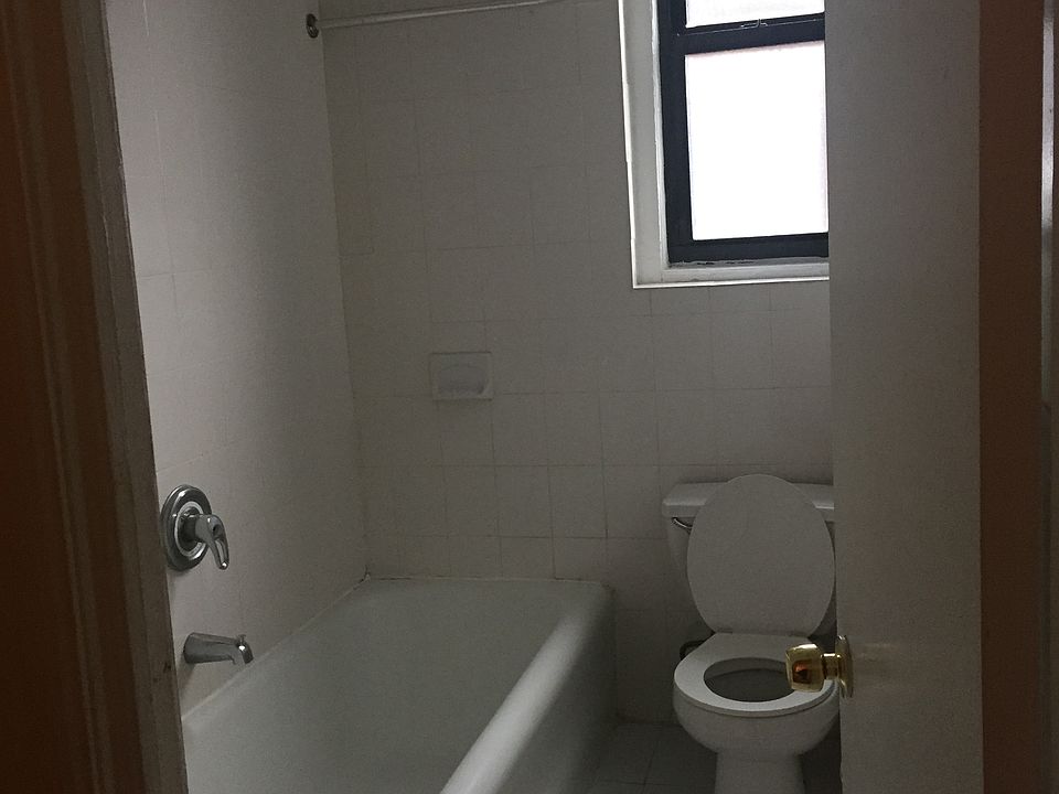 2nd image of 35 Tennis Ct APT 2H