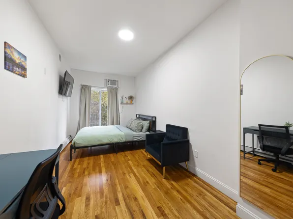 647 Midwood Street image 5 of 5