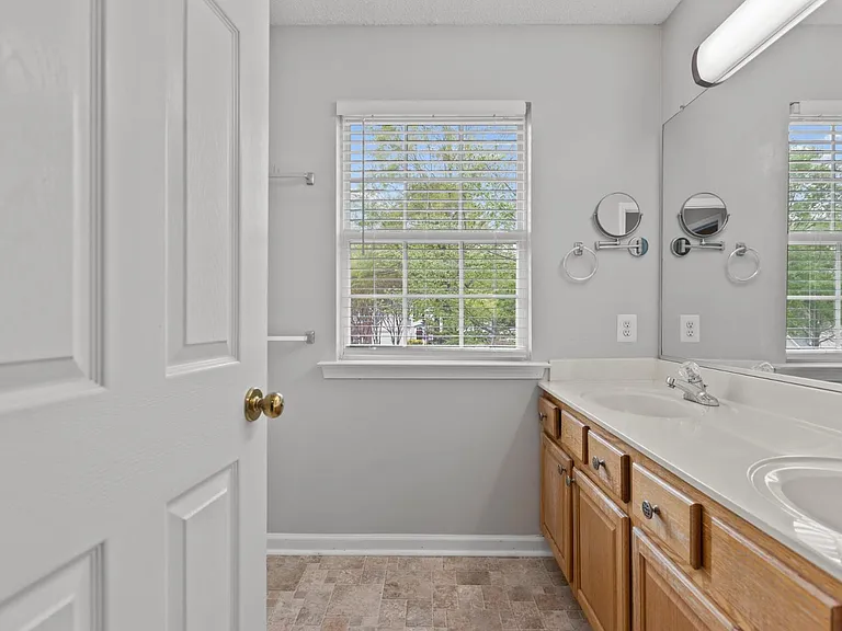 5316 Corinthian Way — Photo 23
