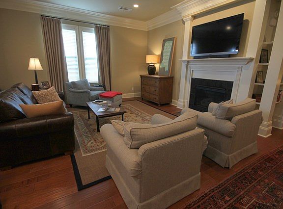 5th image of 1100 Augusta Dr Unit 104
