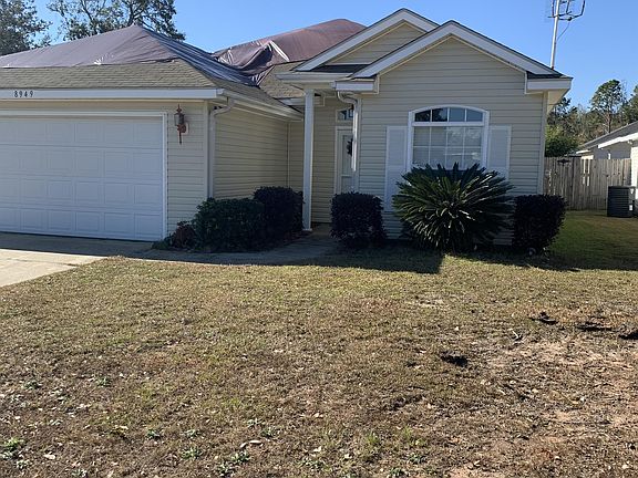 2nd image of 8949 Camelot Pl