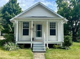 1502 W Olive St, Bloomington, IL 61701