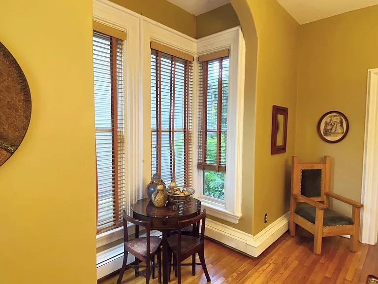 410 Maple St — Photo 7