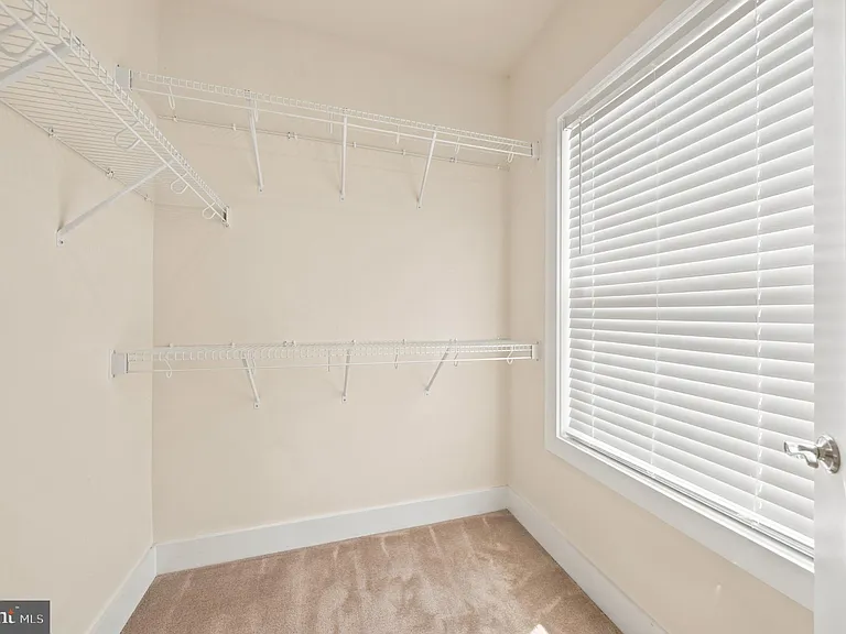 44730 Tiverton Sq — Photo 17