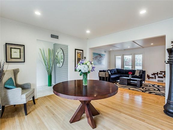 5th image of 6846 Carolyncrest Dr