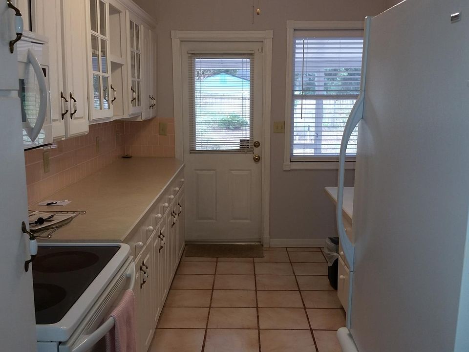 2nd image of 1428 Ferris Ave