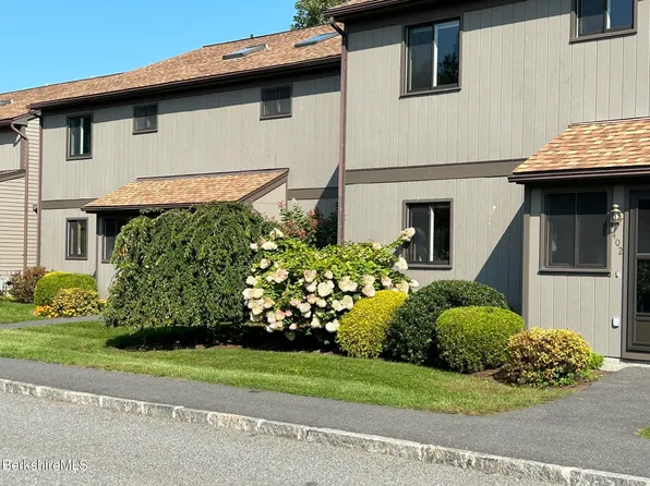 403 N Hemlock Ln, Williamstown, MA 01267