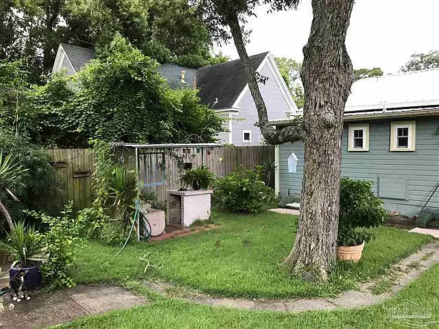 816 W Government St — Photo 30